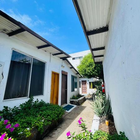 Hostal Darwin Puerto Ayora  Kültér fotó
