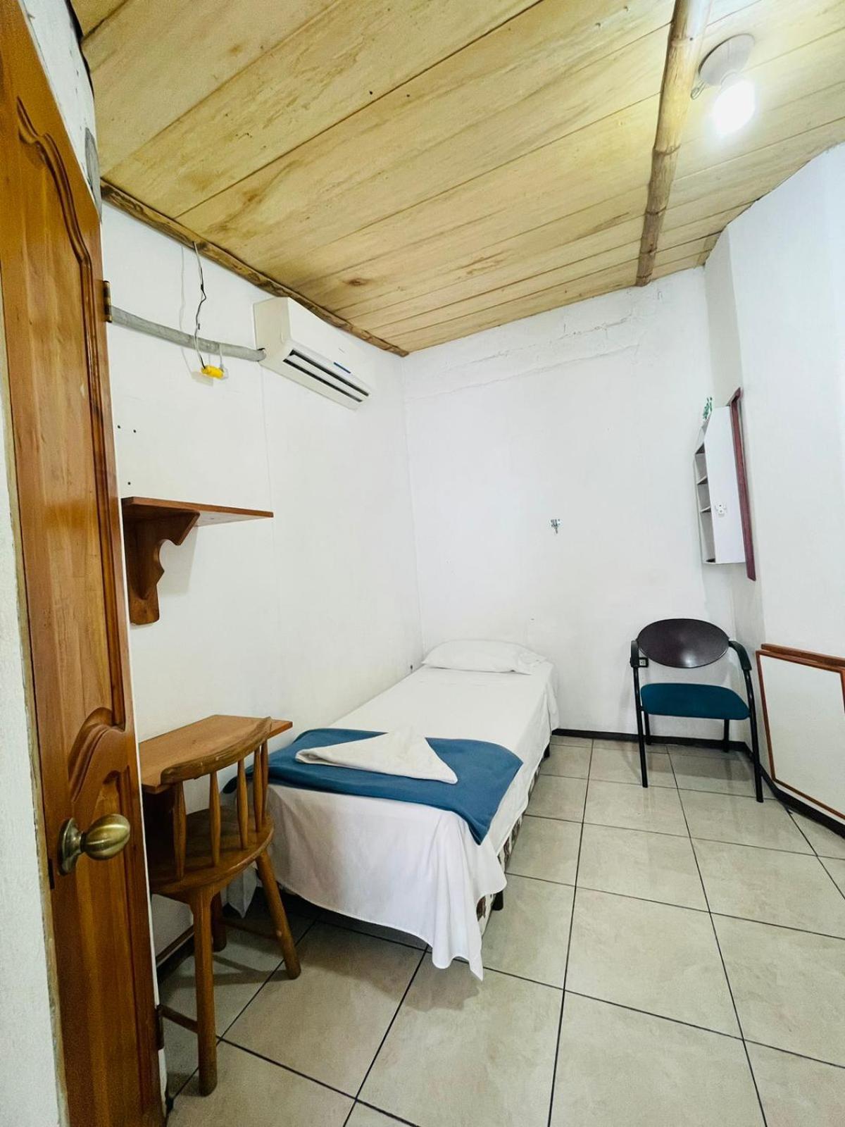 Hostal Darwin Puerto Ayora  Kültér fotó