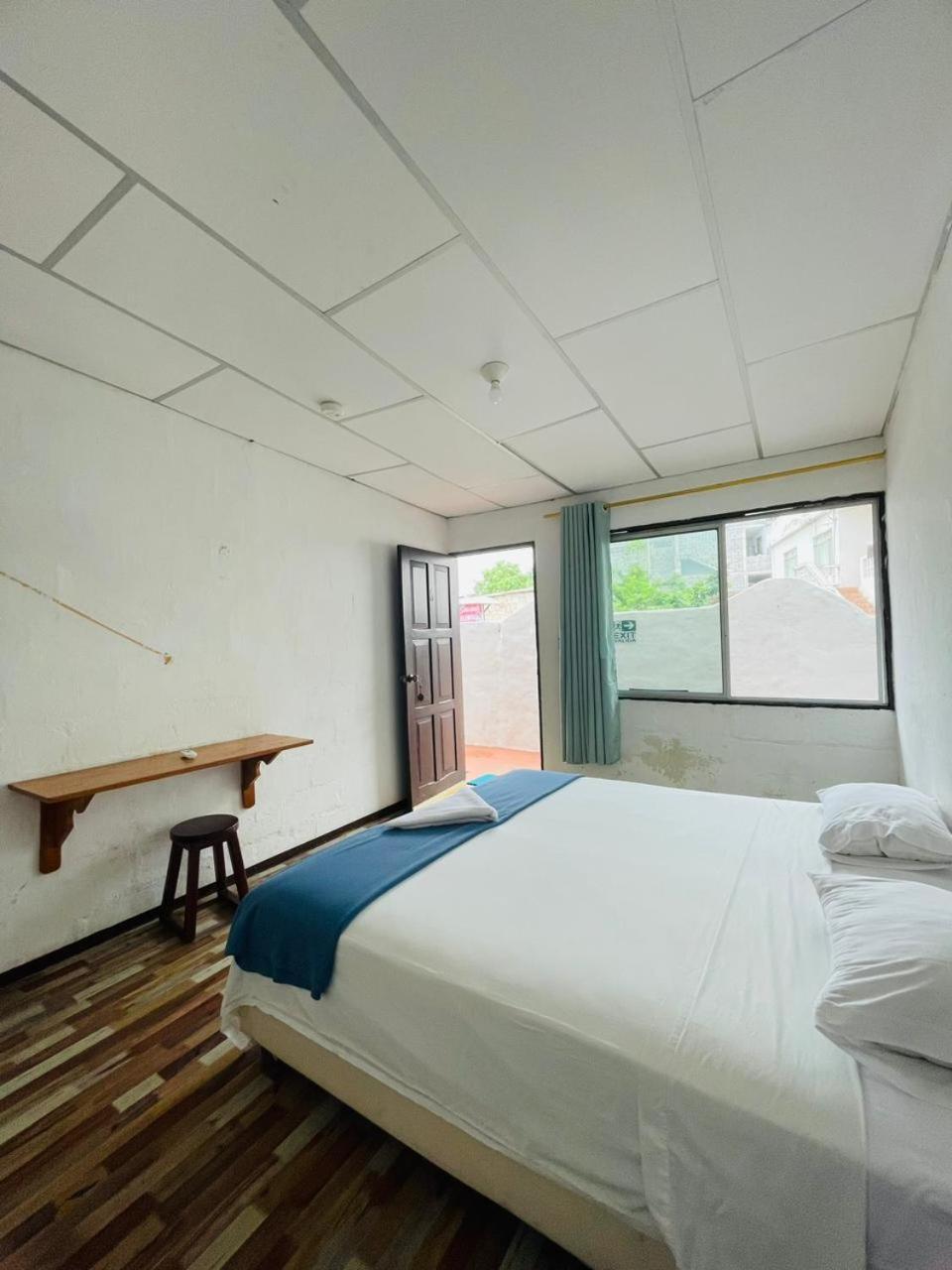 Hostal Darwin Puerto Ayora  Kültér fotó