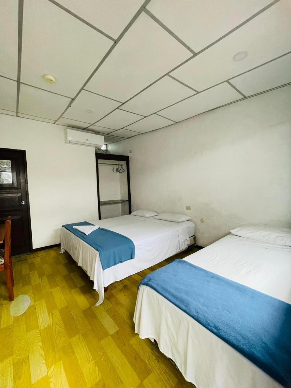 Hostal Darwin Puerto Ayora  Kültér fotó