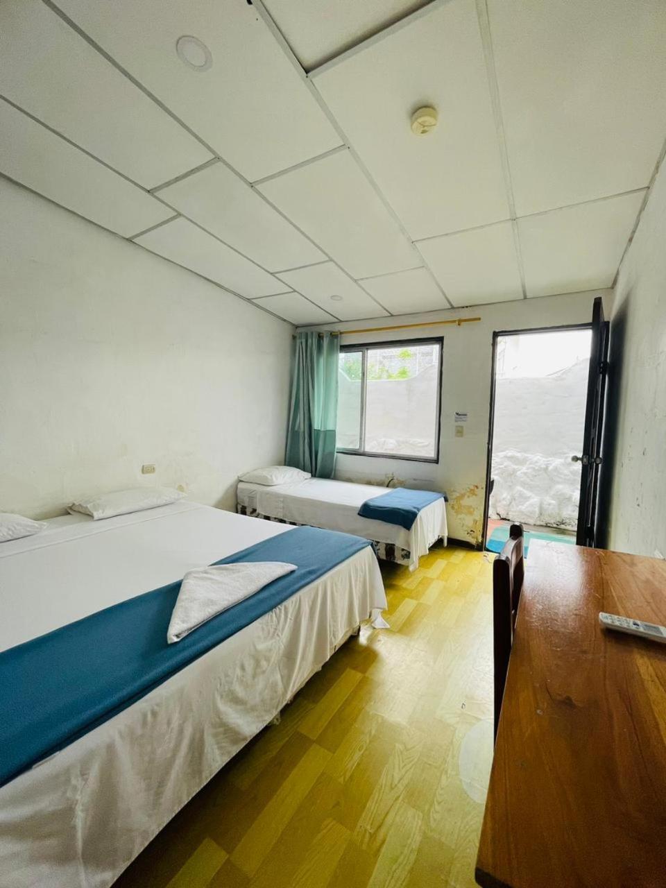 Hostal Darwin Puerto Ayora  Kültér fotó